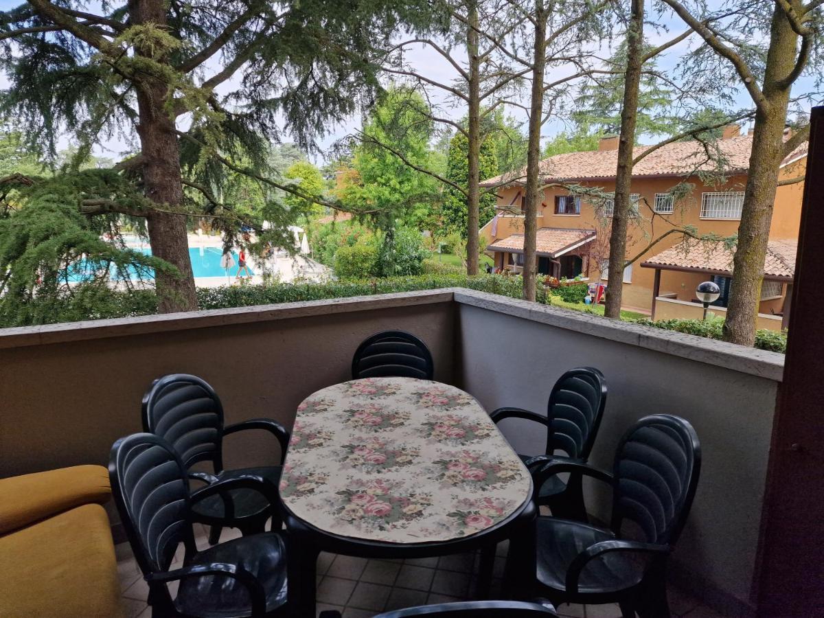 Casa Vittoria Sirmione Punta Gro Con Piscina Lejlighed Eksteriør billede
