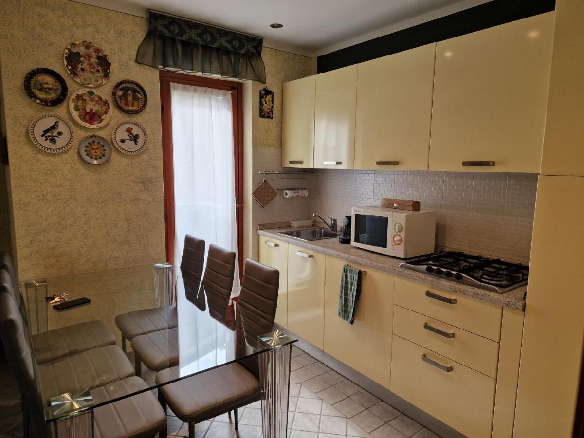 Casa Vittoria Sirmione Punta Gro Con Piscina Lejlighed Eksteriør billede