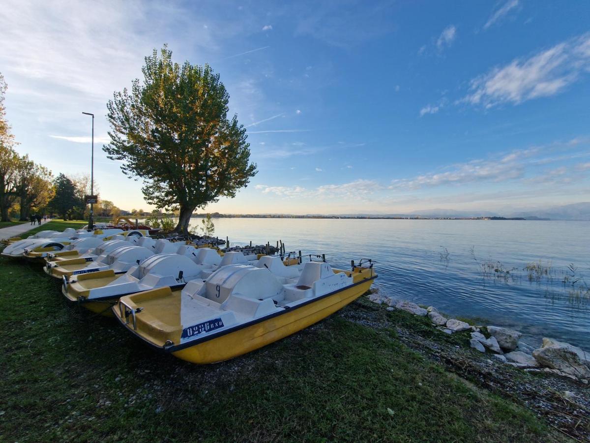 Casa Vittoria Sirmione Punta Gro Con Piscina Lejlighed Eksteriør billede