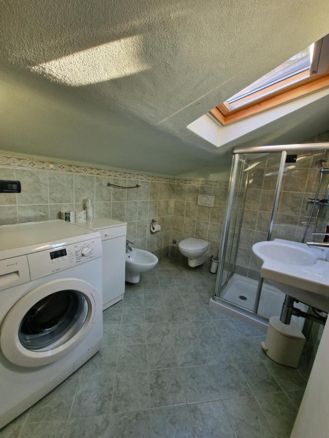 Casa Vittoria Sirmione Punta Gro Con Piscina Lejlighed Eksteriør billede