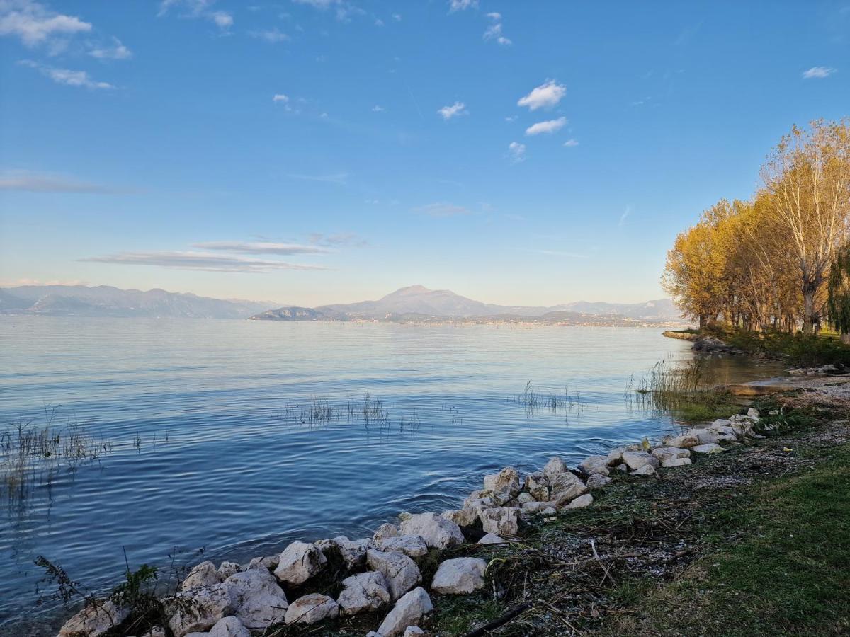 Casa Vittoria Sirmione Punta Gro Con Piscina Lejlighed Eksteriør billede