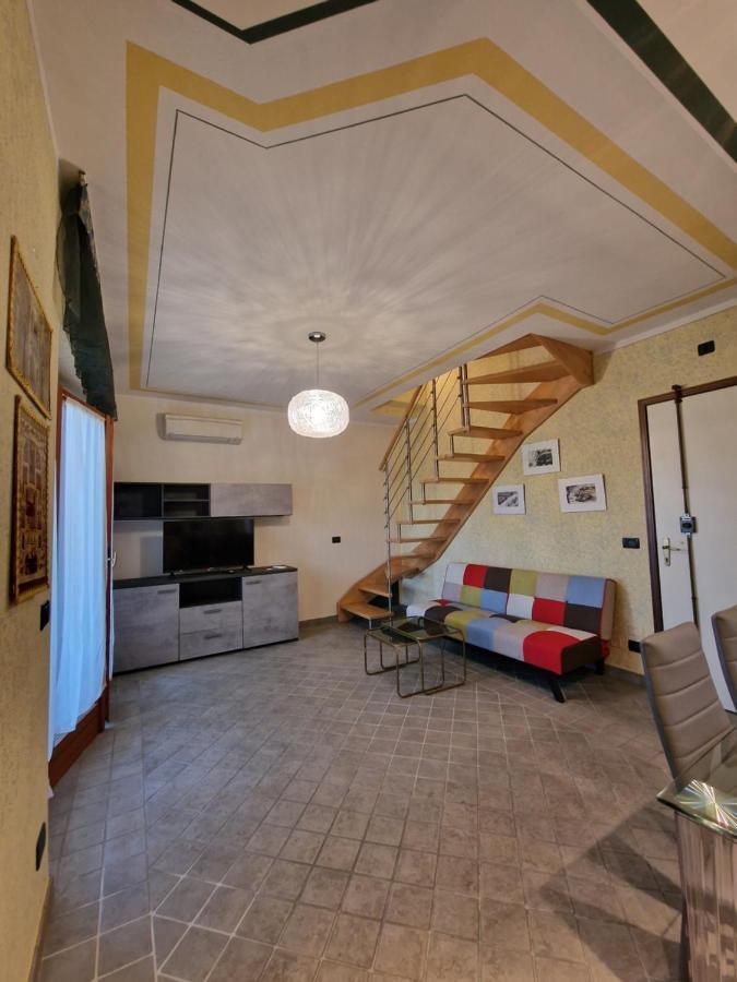Casa Vittoria Sirmione Punta Gro Con Piscina Lejlighed Eksteriør billede